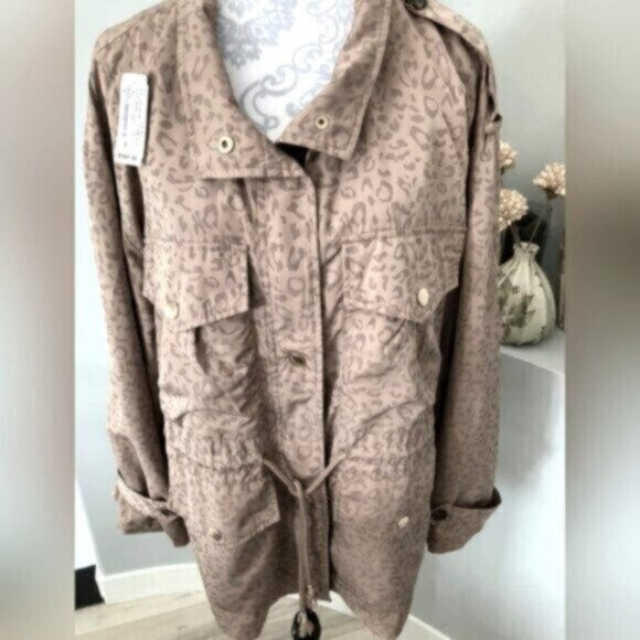 Neutral Leopard print jacket with cinch waist Women's Sz 16 - Picture 9 of 10